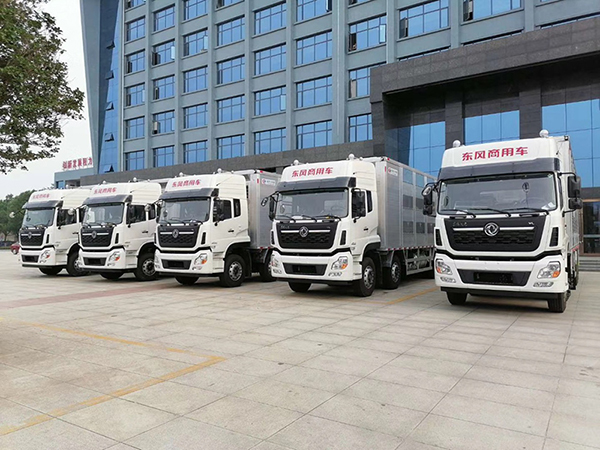 東風(fēng)天龍鋁合金前四后八畜禽運輸車