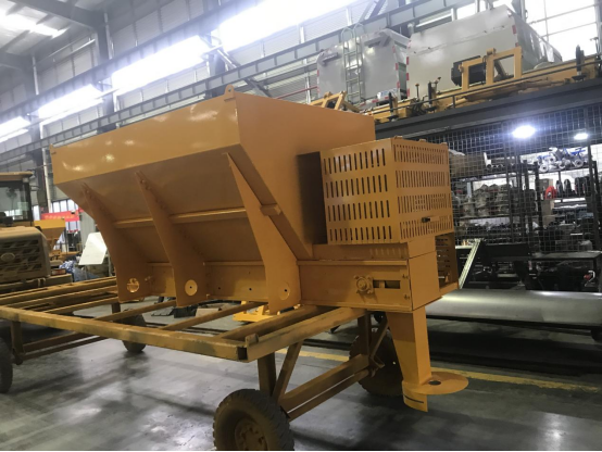 1方融雪撒布機(jī)